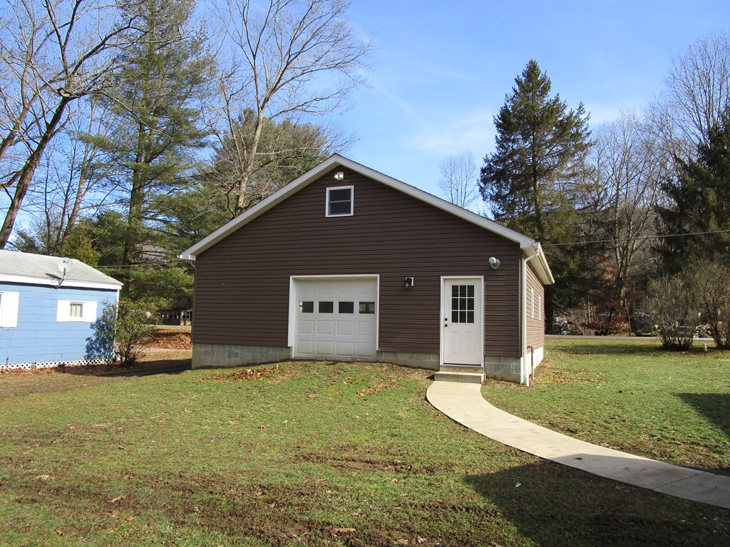 307 Main Street Kennerdell, PA 16374 - Photo 37 of 42