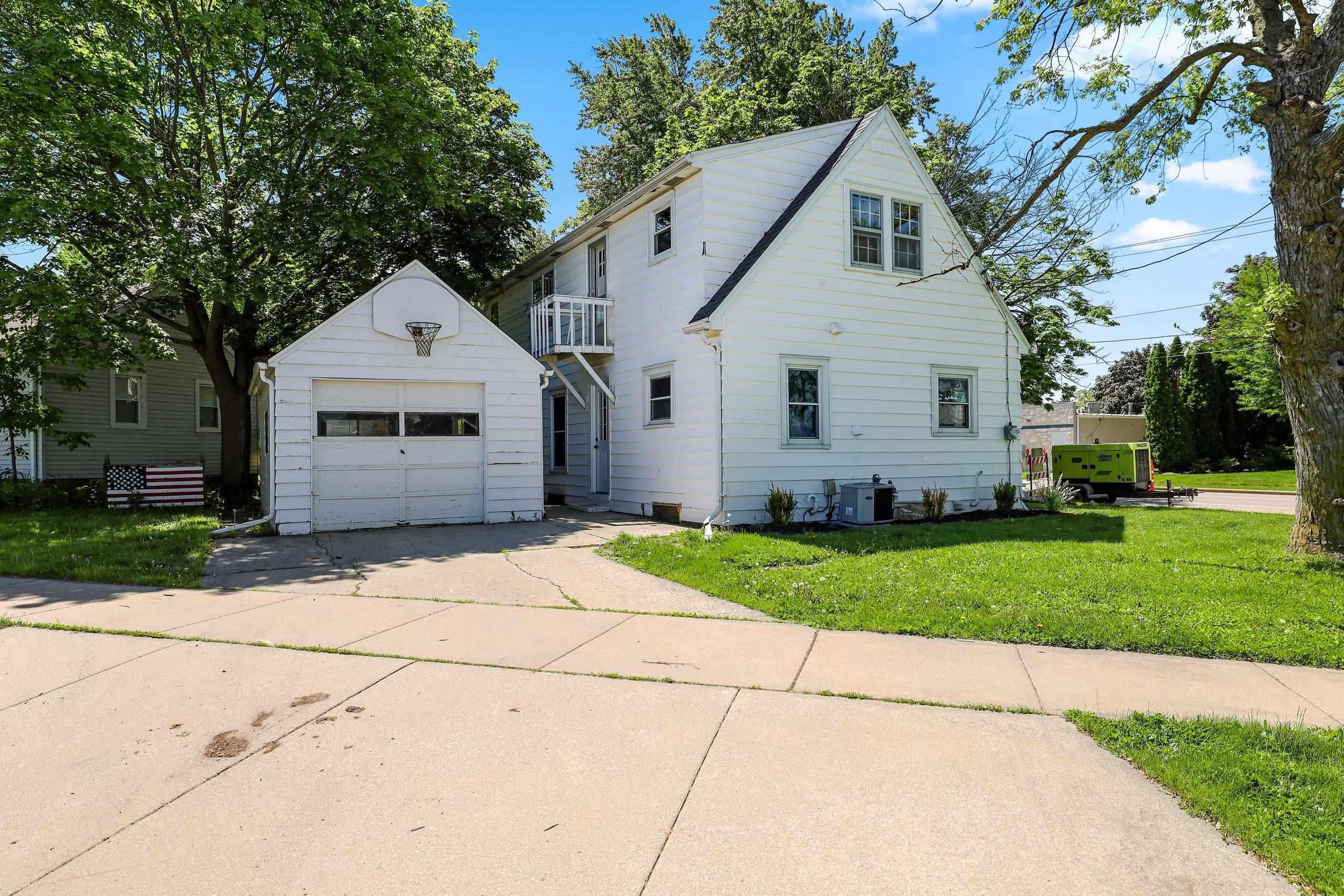 1120 North Badger Avenue Appleton, WI 54914 - Photo 7 of 51
