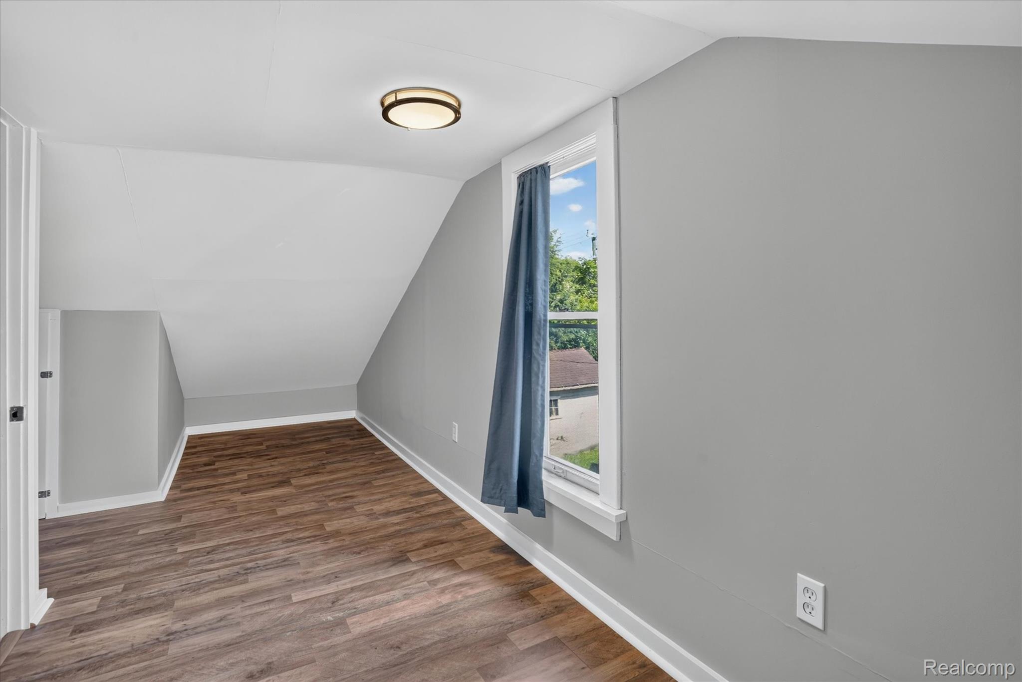 410 South Center Street Howell, MI 48843 - Photo 27 of 47 32-410-S-Center-St-Howell-MI-48843-WindowStill.jpg
