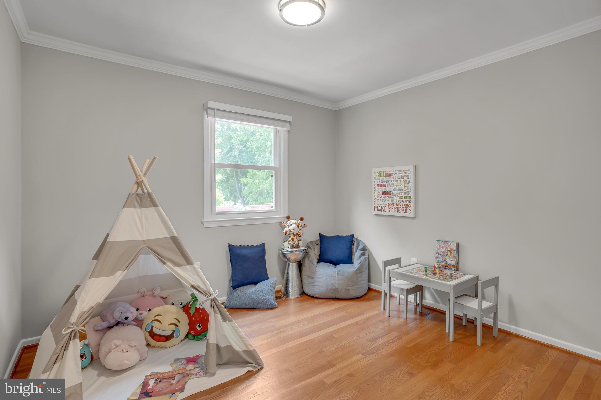 1929 Hull Road Vienna, VA 22182 - Photo 29 of 59 Main level Bedroom 3 / Play Room