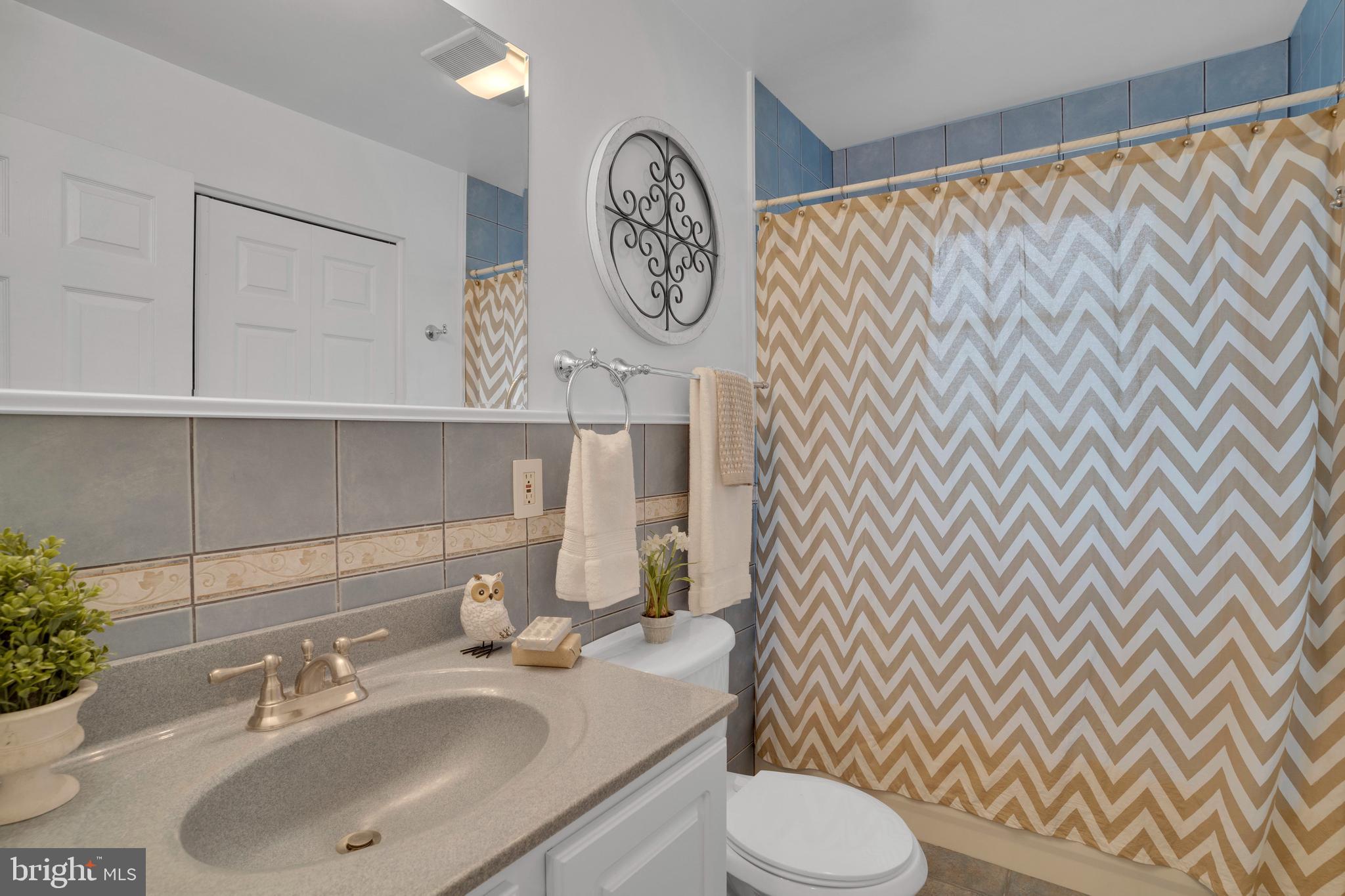 1929 Hull Road Vienna, VA 22182 - Photo 38 of 59 Upstairs Hall Bath