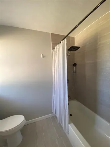 a view of a outdoor space with a house