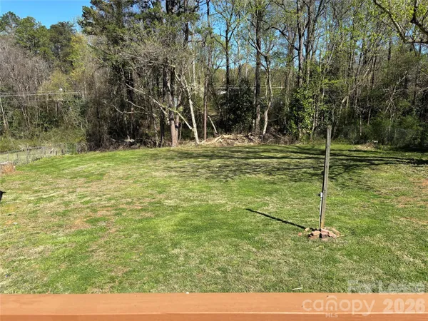 $1,200 | 194 Lawing Street, Lincolnton, NC 28092