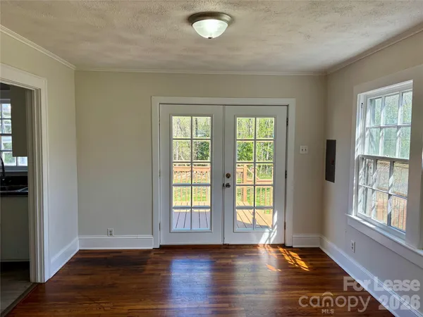 $1,200 | 194 Lawing Street, Lincolnton, NC 28092