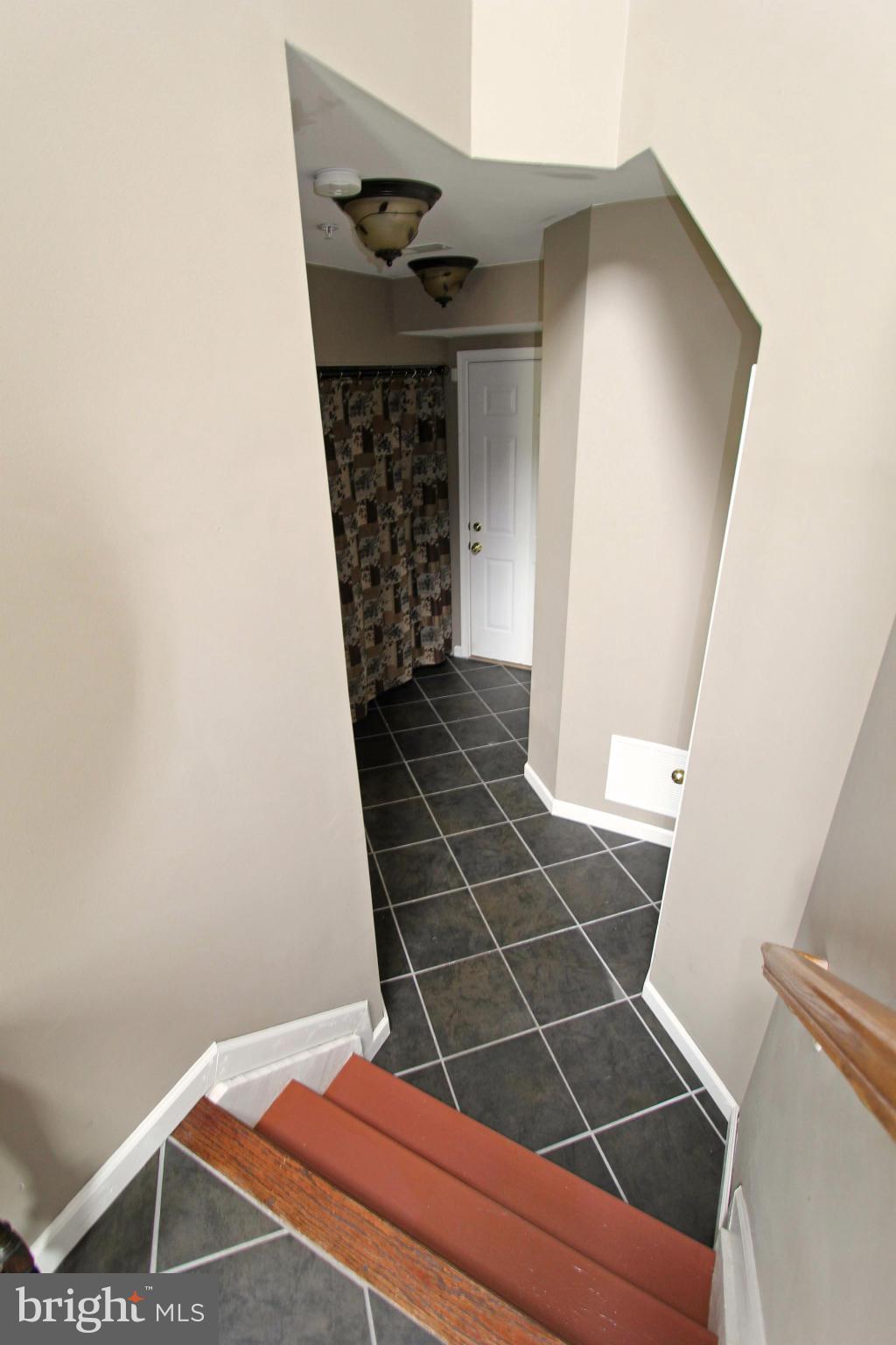 832 Lowe Road Baltimore, MD 21220 - Photo 4 of 19 Interior (General)