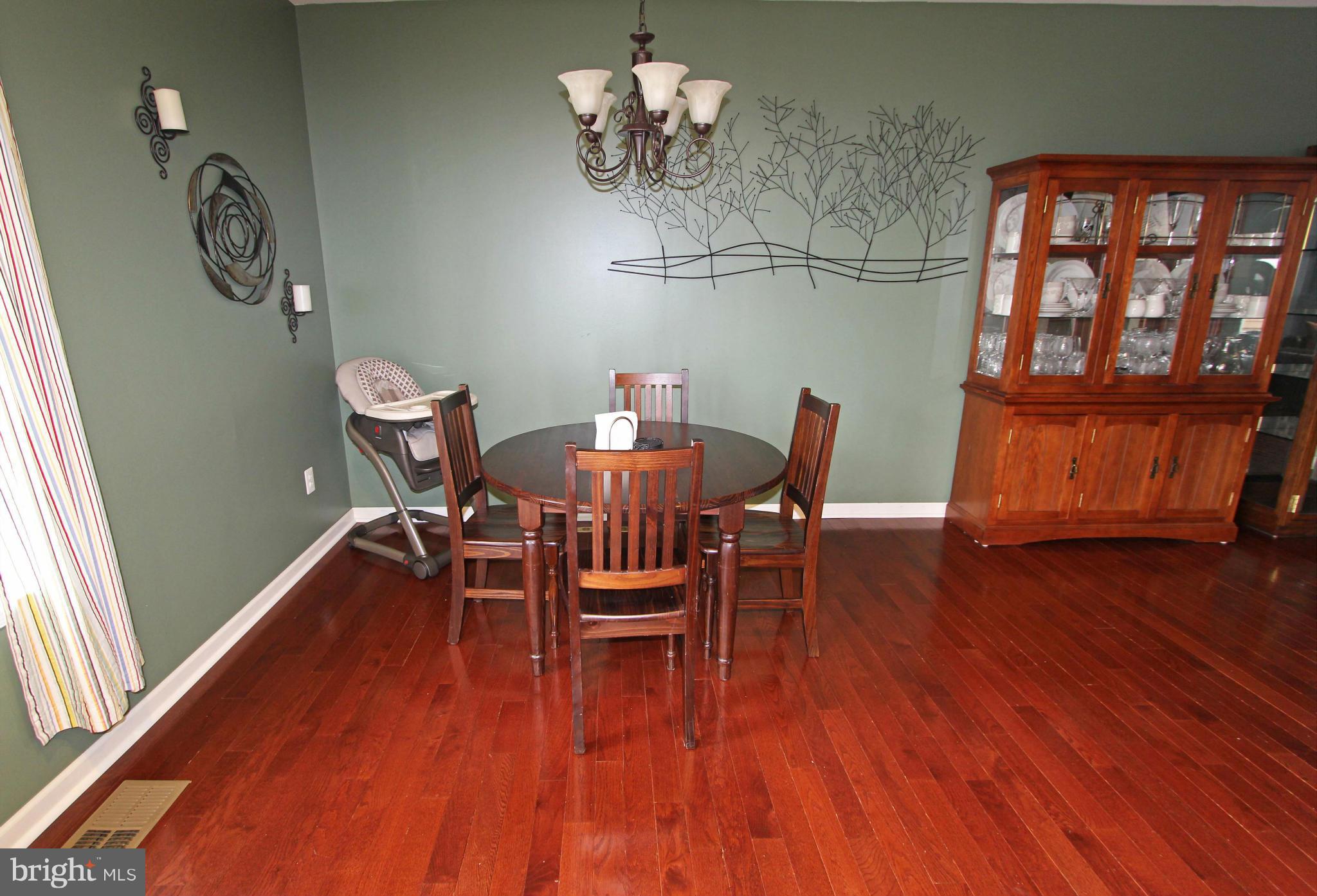832 Lowe Road Baltimore, MD 21220 - Photo 10 of 19 Dining Room