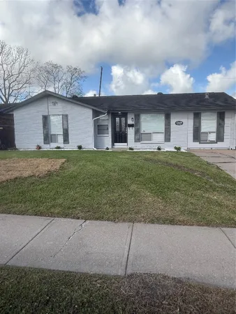 $2,000 | 11002 Segrest Drive, Houston, TX 77047