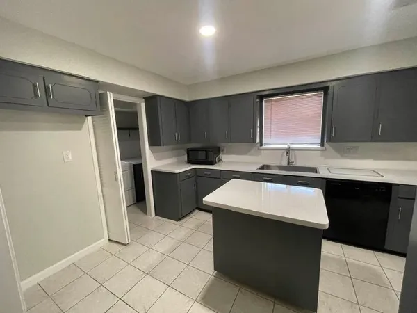 $2,000 | 11002 Segrest Drive, Houston, TX 77047
