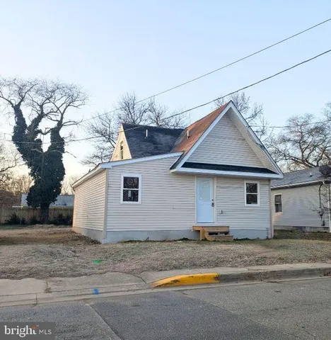 $1,800 | 621 Center Street, Laurel, DE 19956