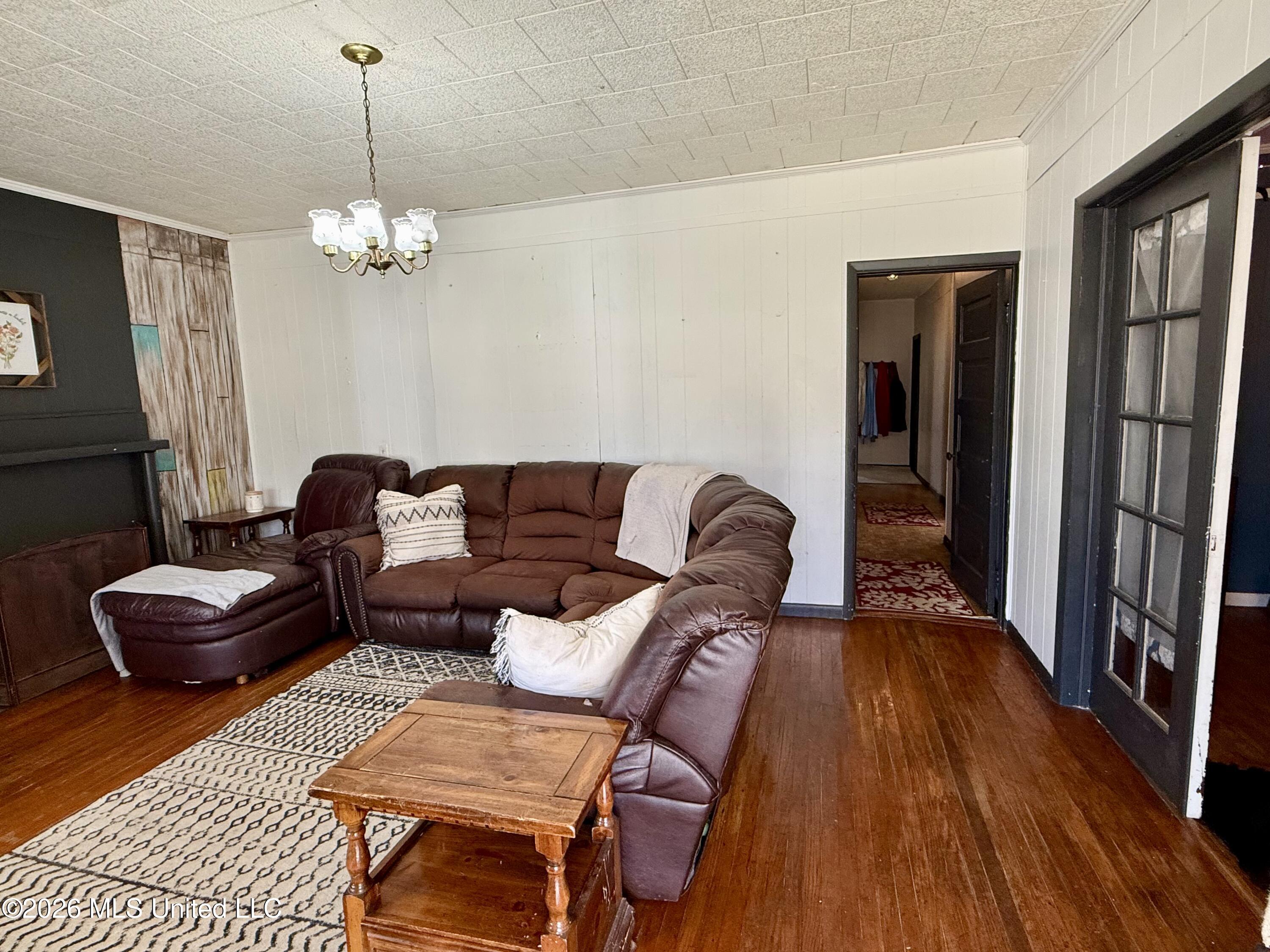 9724 Old Hillsboro Road Forest, MS 39074 - Photo 4 of 18 Living Room