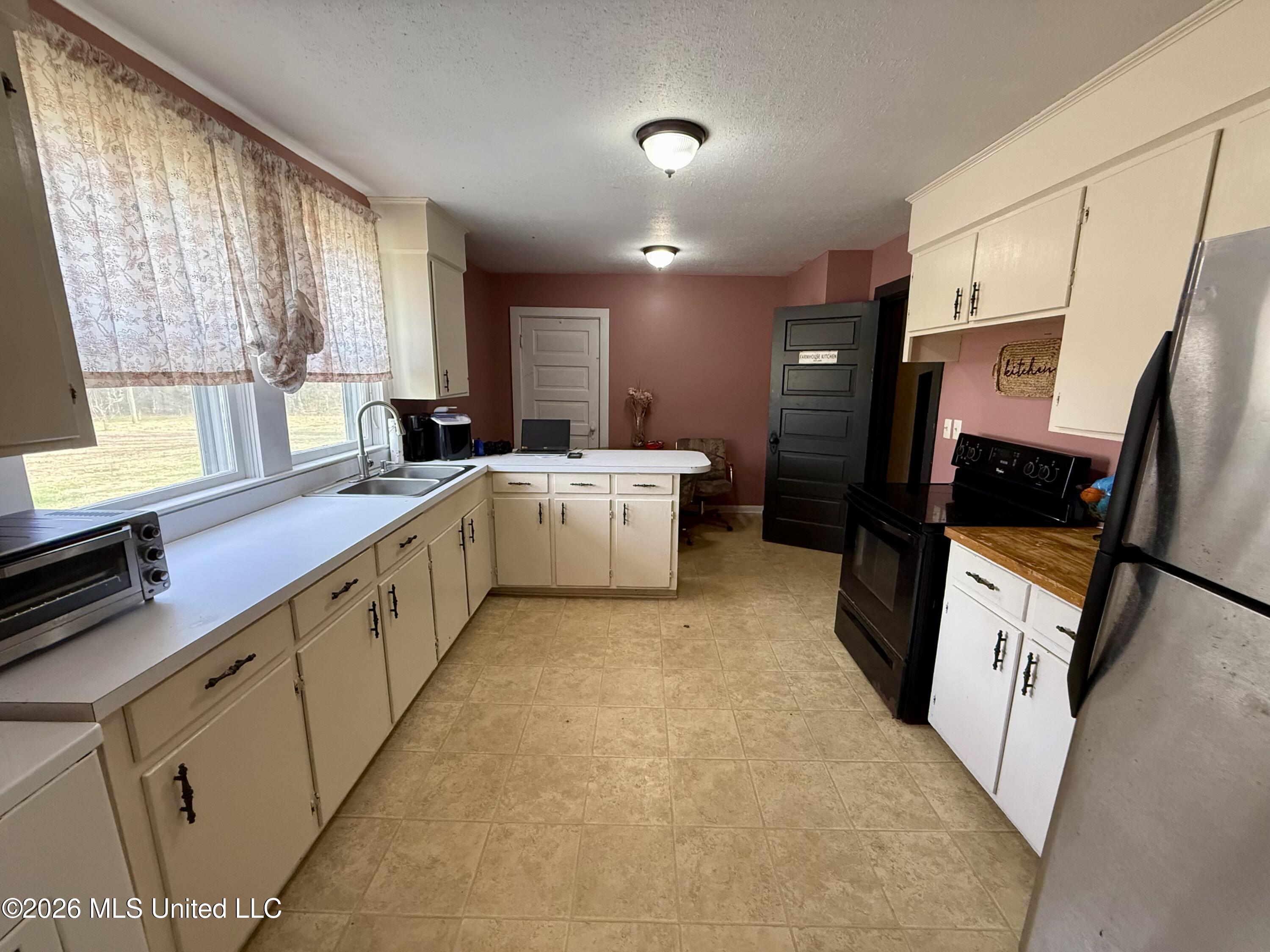 9724 Old Hillsboro Road Forest, MS 39074 - Photo 5 of 18 Kitchen