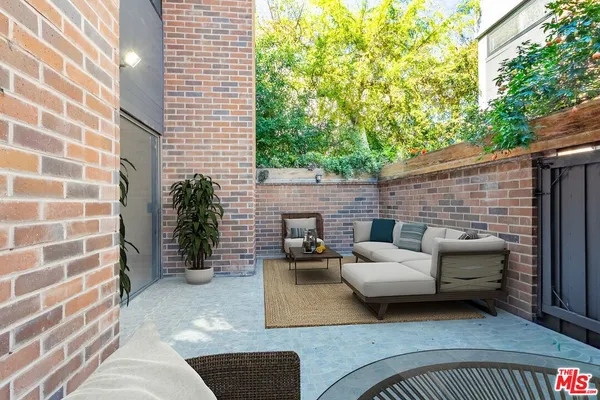 $8,495 | 9323 Burton Way, Unit A, Beverly Hills, CA 90210