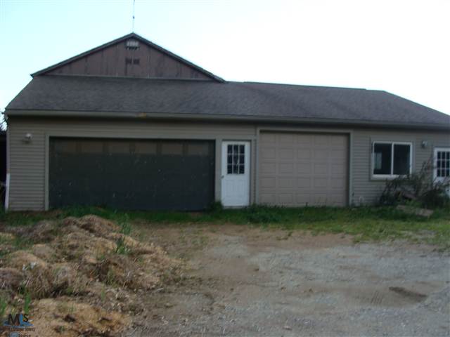 11891 Lambs Road Memphis, MI 48041 - Photo 4 of 9 31120419-3.JPG