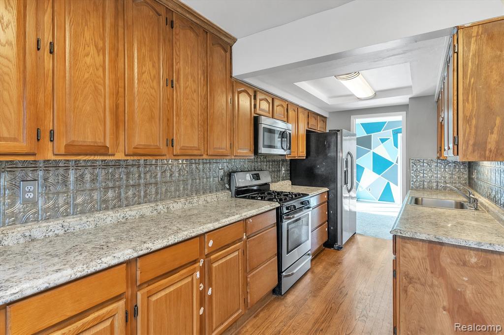 637 Oakbrook West Rochester, MI 48307 - Photo 37 of 45
