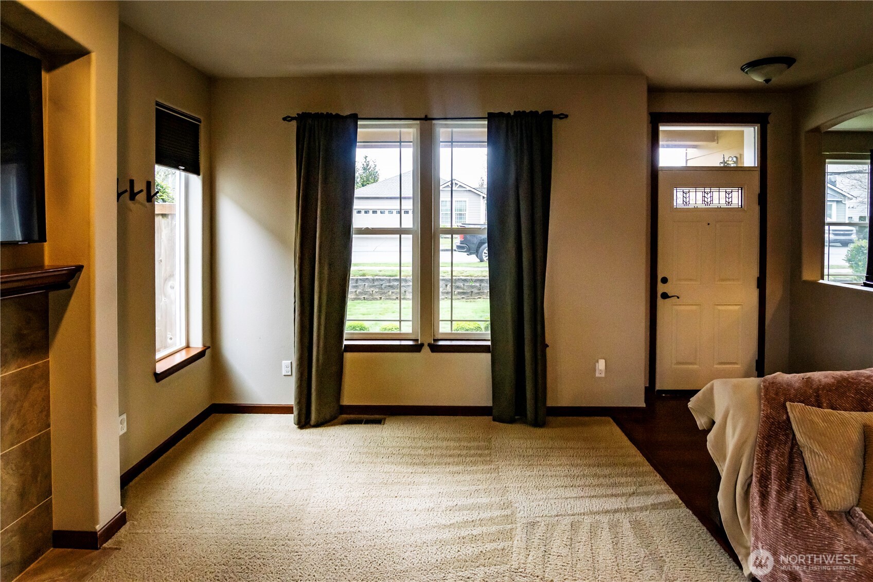 4646 Rochelle Street Southeast Lacey, WA 98503 - Photo 8 of 31 a view of livingroom with furniture and window