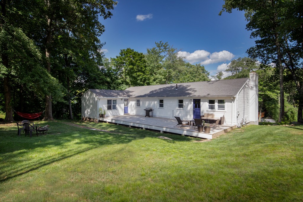 35 Eastview Road Hopkinton, MA 01748 - Photo 3 of 18 Gallery Image 3