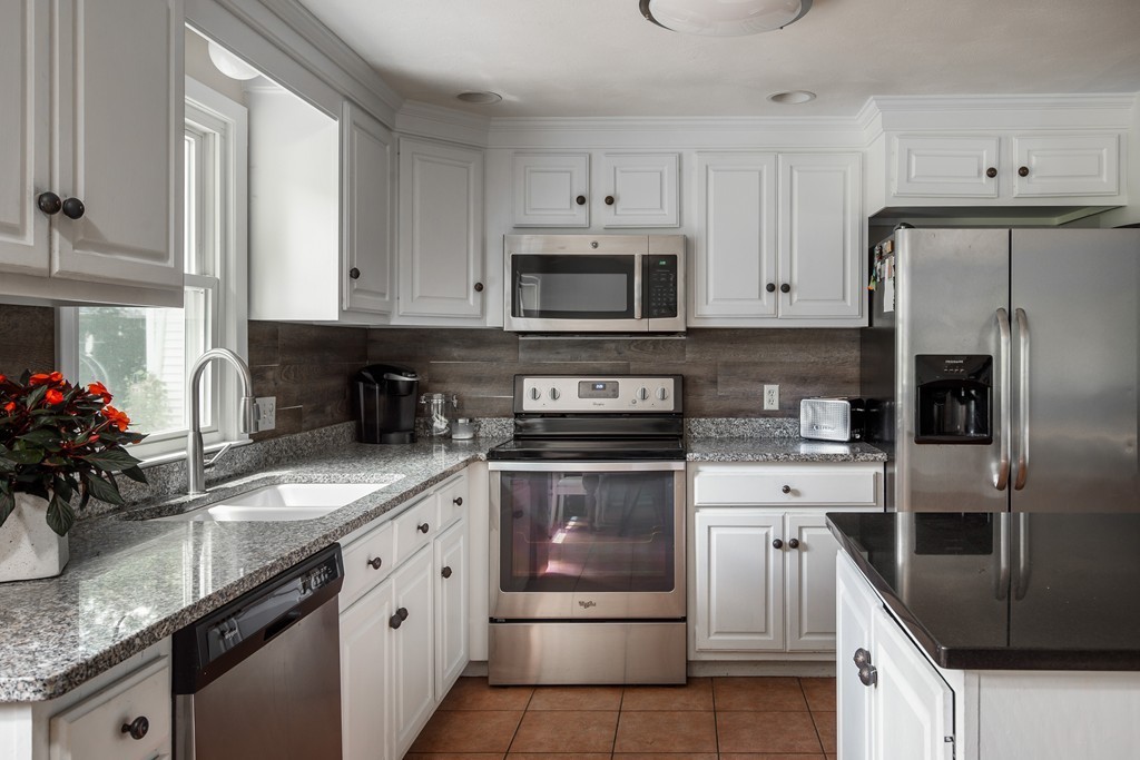 35 Eastview Road Hopkinton, MA 01748 - Photo 9 of 18 Gallery Image 9
