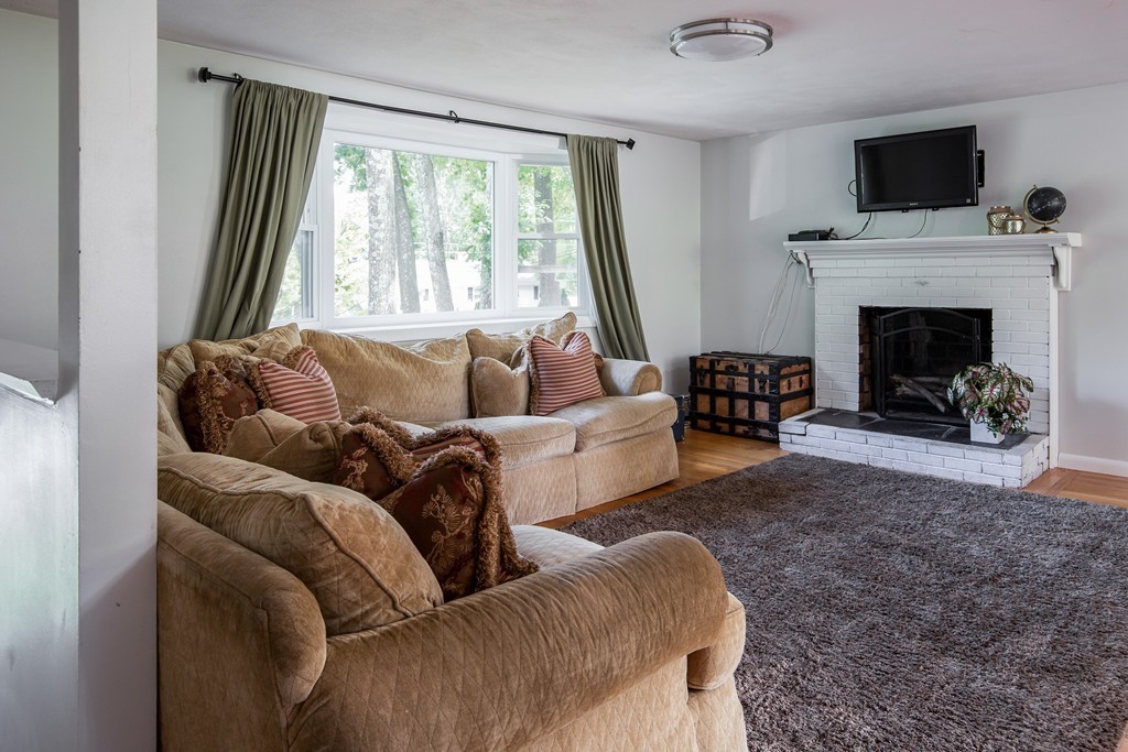 35 Eastview Road Hopkinton, MA 01748 - Photo 10 of 18 Gallery Image 10