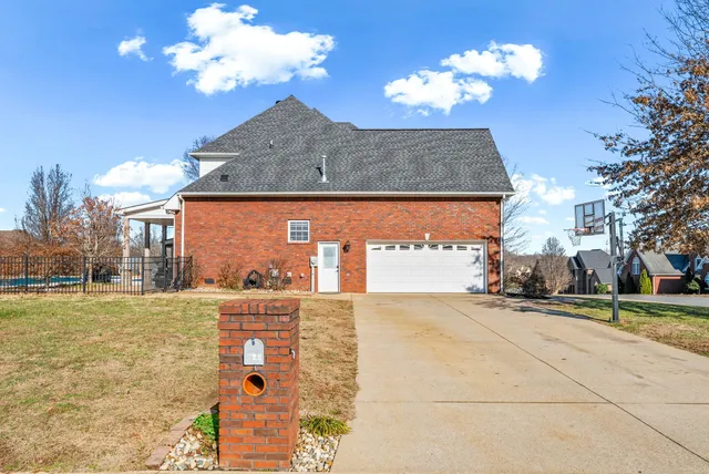 $599,900 | 879 Iron Wood Circle, Clarksville, TN 37043