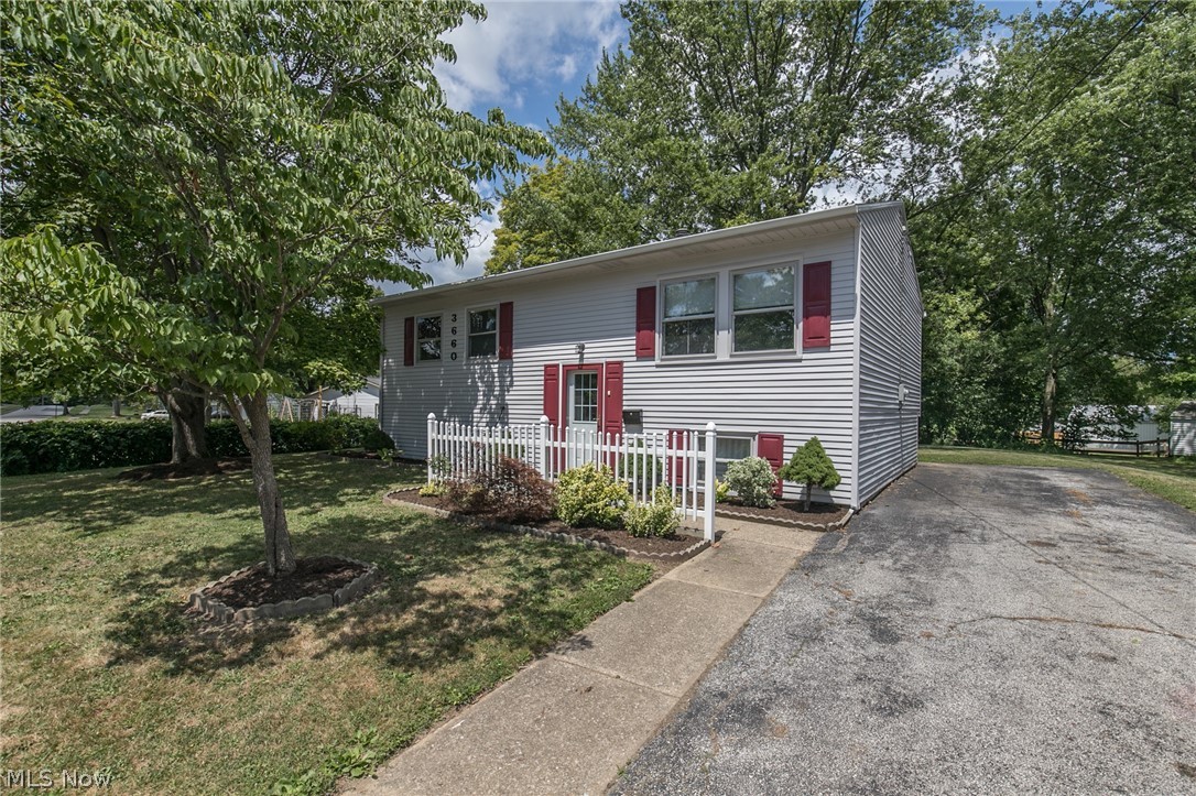 3660 North Santom Road Stow, OH 44224 - Photo 1 of 31 Gallery Image 1