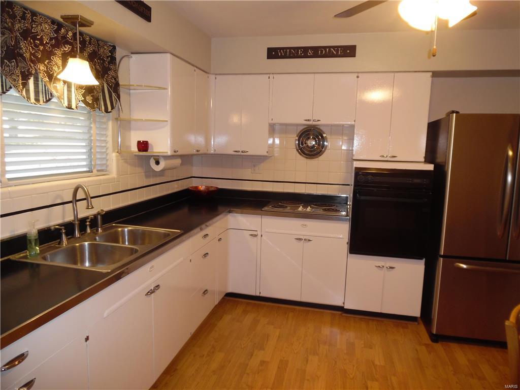 812 Werner Road Belleville, IL 62223 - Photo 4 of 32 Gallery Image 4