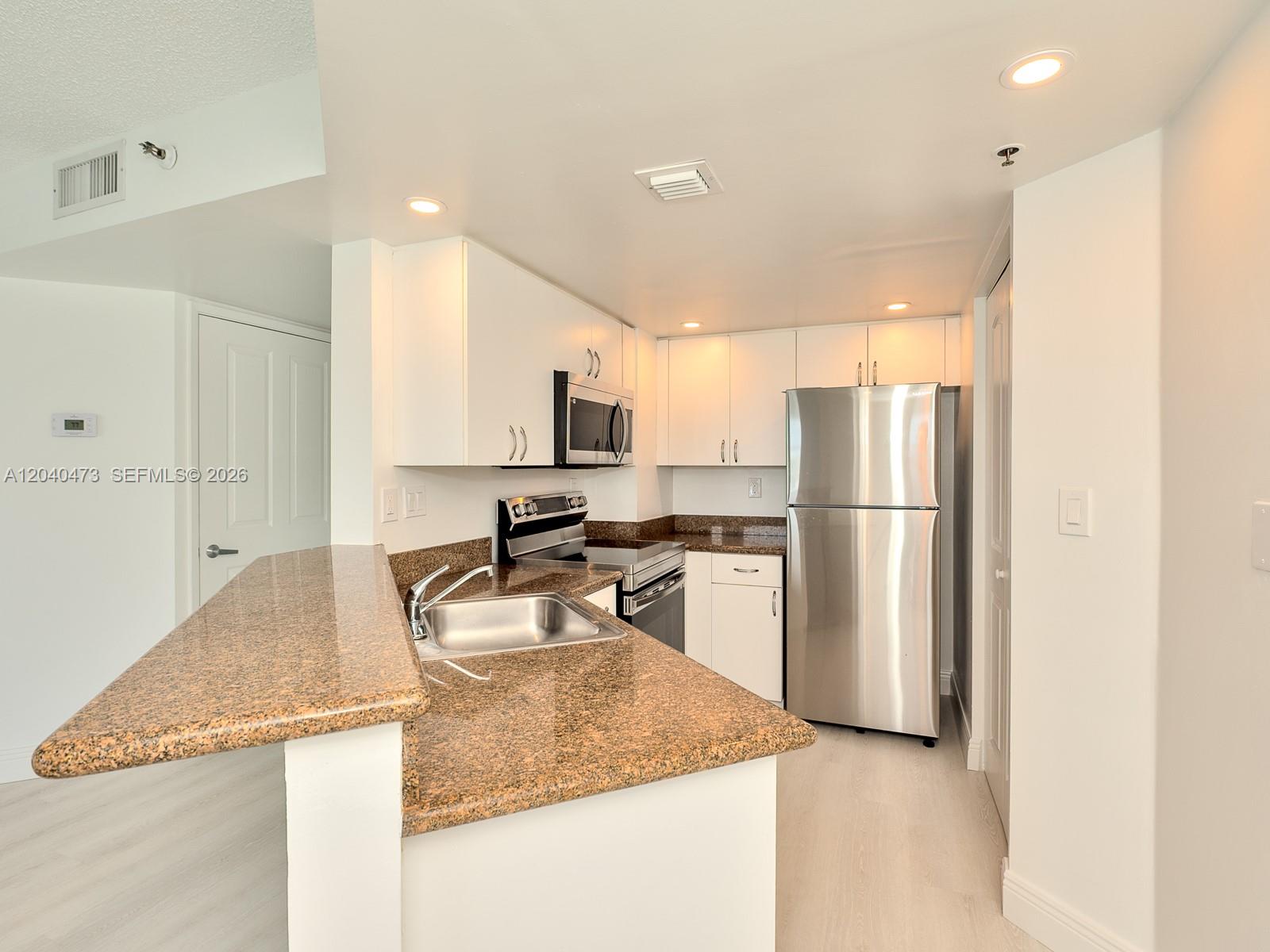 2351 Douglas Road, Unit 910 Miami, FL 33145 - Photo 7 of 23