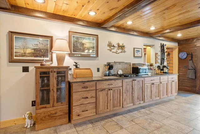 $1,240,000 | 1920 Highway 11, International Falls, MN 56649