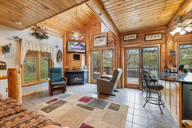 $1,240,000 | 1920 Highway 11, International Falls, MN 56649