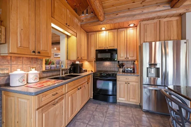 $1,240,000 | 1920 Highway 11, International Falls, MN 56649