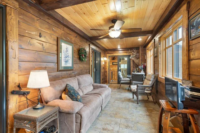 $1,240,000 | 1920 Highway 11, International Falls, MN 56649