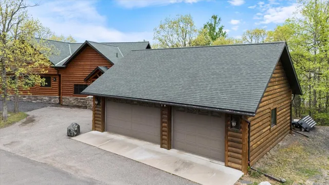 $1,240,000 | 1920 Highway 11, International Falls, MN 56649