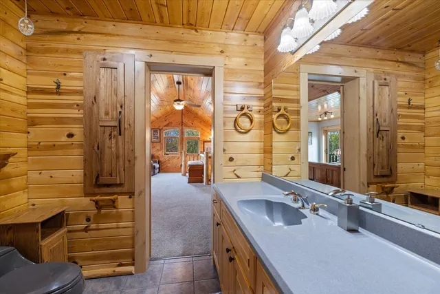 $1,240,000 | 1920 Highway 11, International Falls, MN 56649