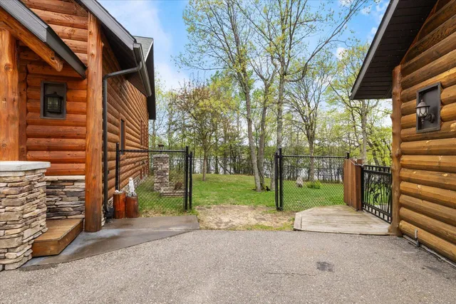 $1,240,000 | 1920 Highway 11, International Falls, MN 56649