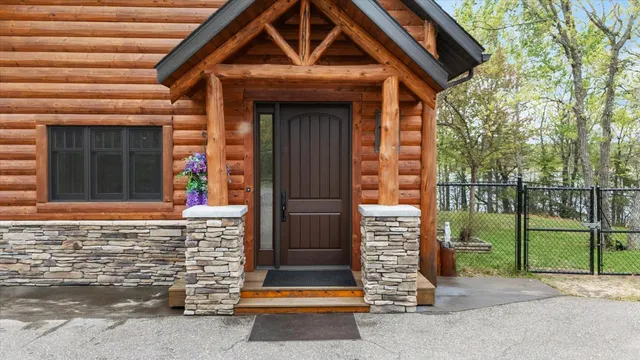 $1,240,000 | 1920 Highway 11, International Falls, MN 56649