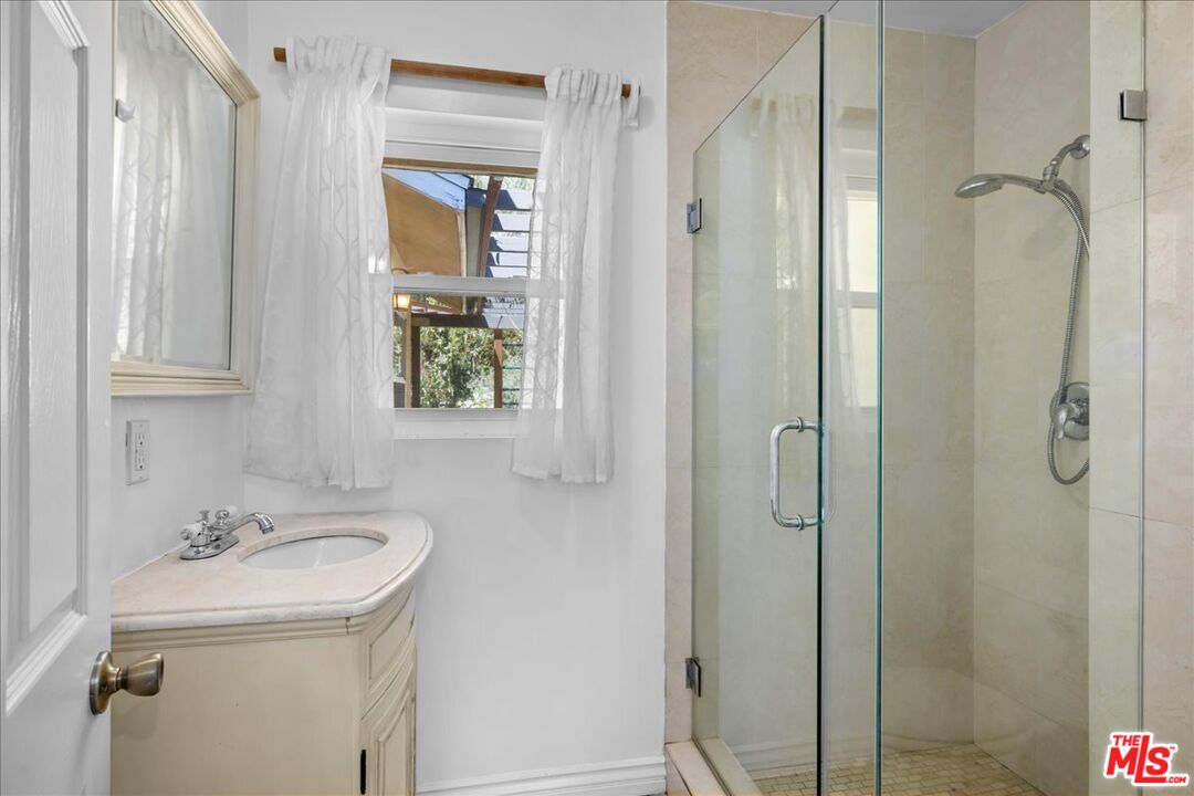 6867 Apperson Street Tujunga, CA 91042 - Photo 18 of 54