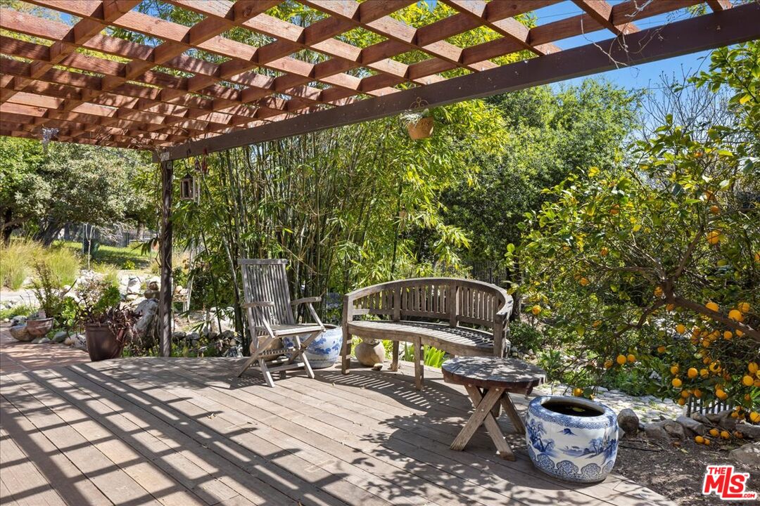 6867 Apperson Street Tujunga, CA 91042 - Photo 40 of 54