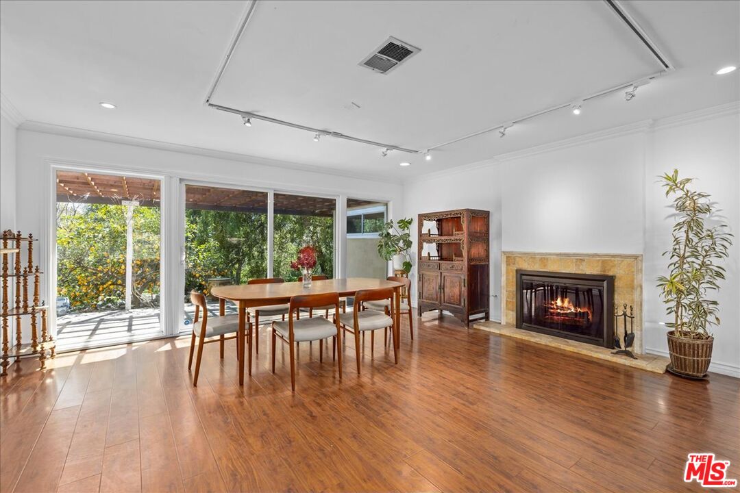 6867 Apperson Street Tujunga, CA 91042 - Photo 4 of 54