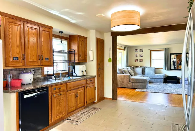 $289,900 | 918 Grognet Street, Green Bay, WI 54302