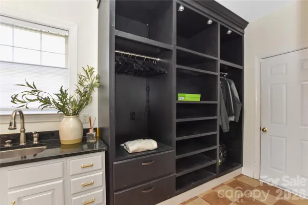 $870,000 | 8127 Grahamson Lane, Charlotte, NC 28269