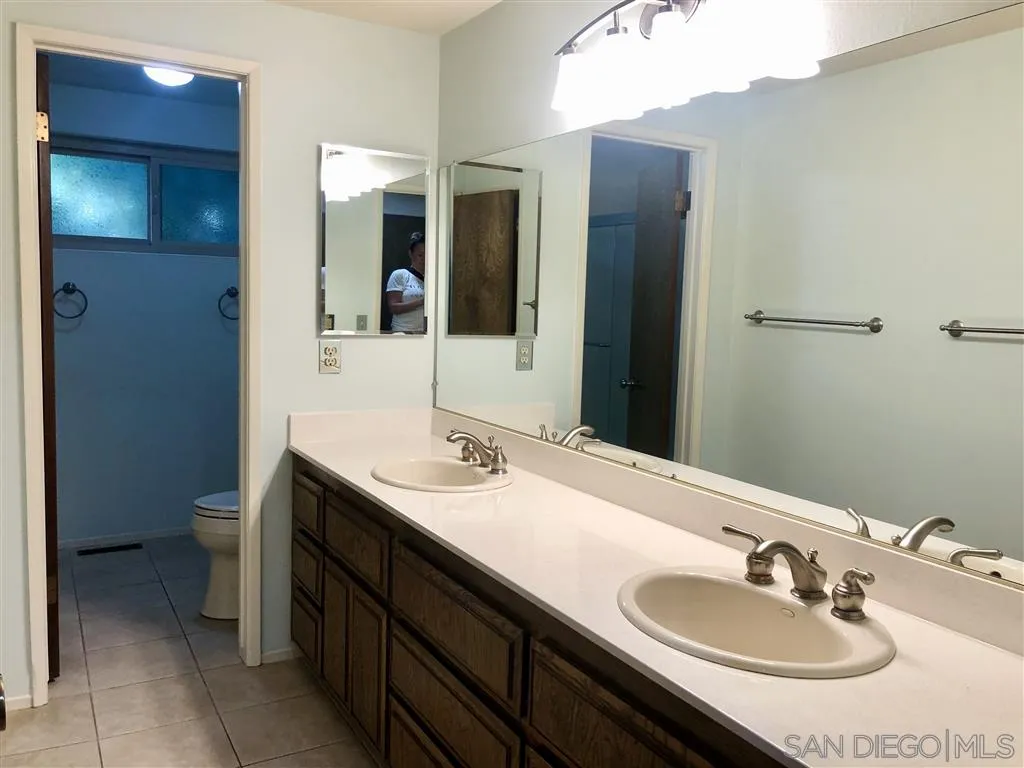 705 Berkeley Way Vista, CA 92084 - Photo 19 of 25 Gallery Image 19