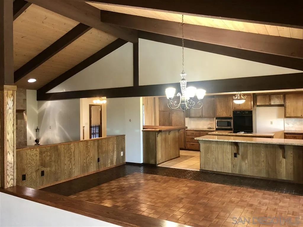 705 Berkeley Way Vista, CA 92084 - Photo 8 of 25 Gallery Image 8
