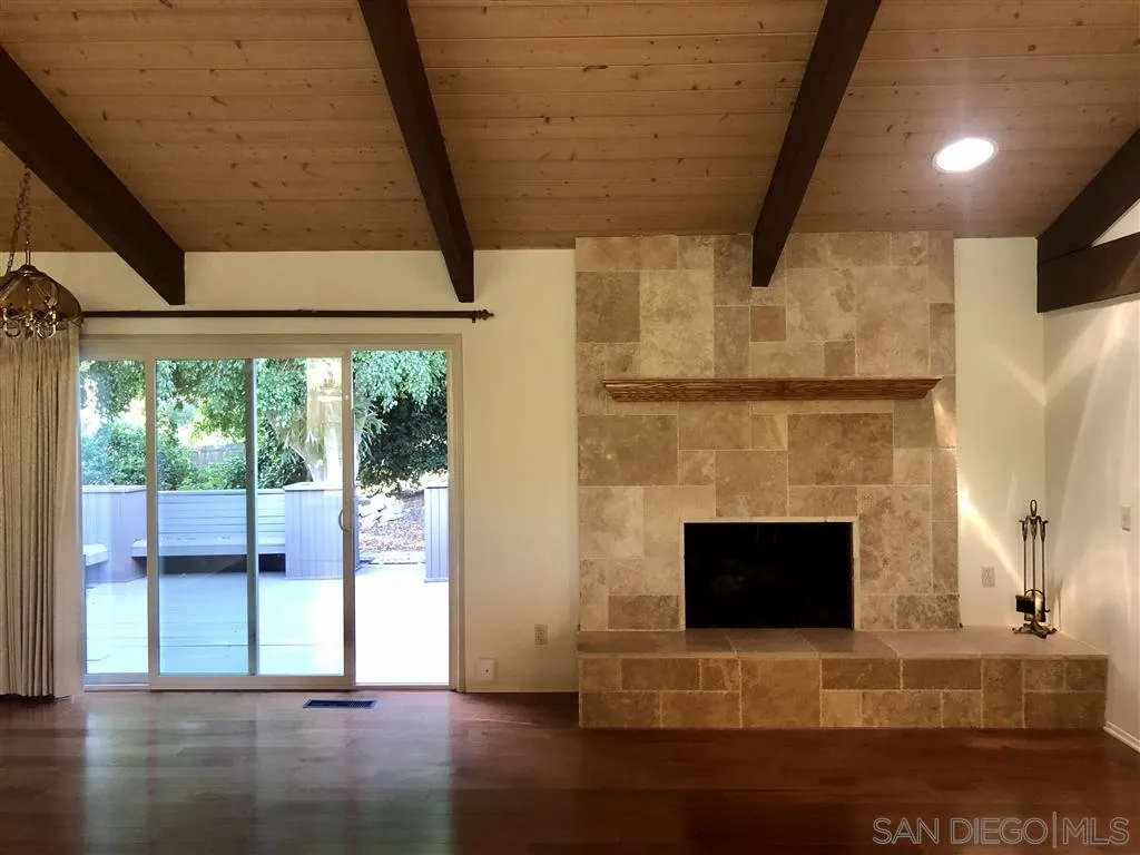 705 Berkeley Way Vista, CA 92084 - Photo 9 of 25 Gallery Image 9