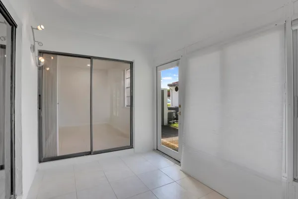 a view of back yard of the house