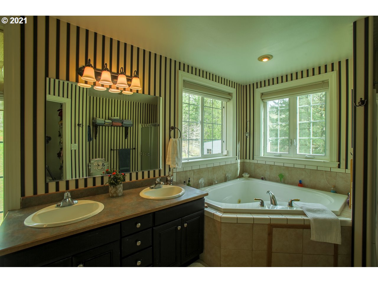 3268 Doerner Road Roseburg, OR 97471 - Photo 19 of 31 Gallery Image 19