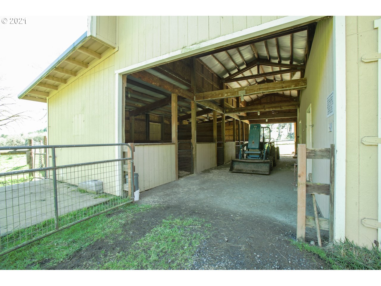 3268 Doerner Road Roseburg, OR 97471 - Photo 29 of 31 Gallery Image 29