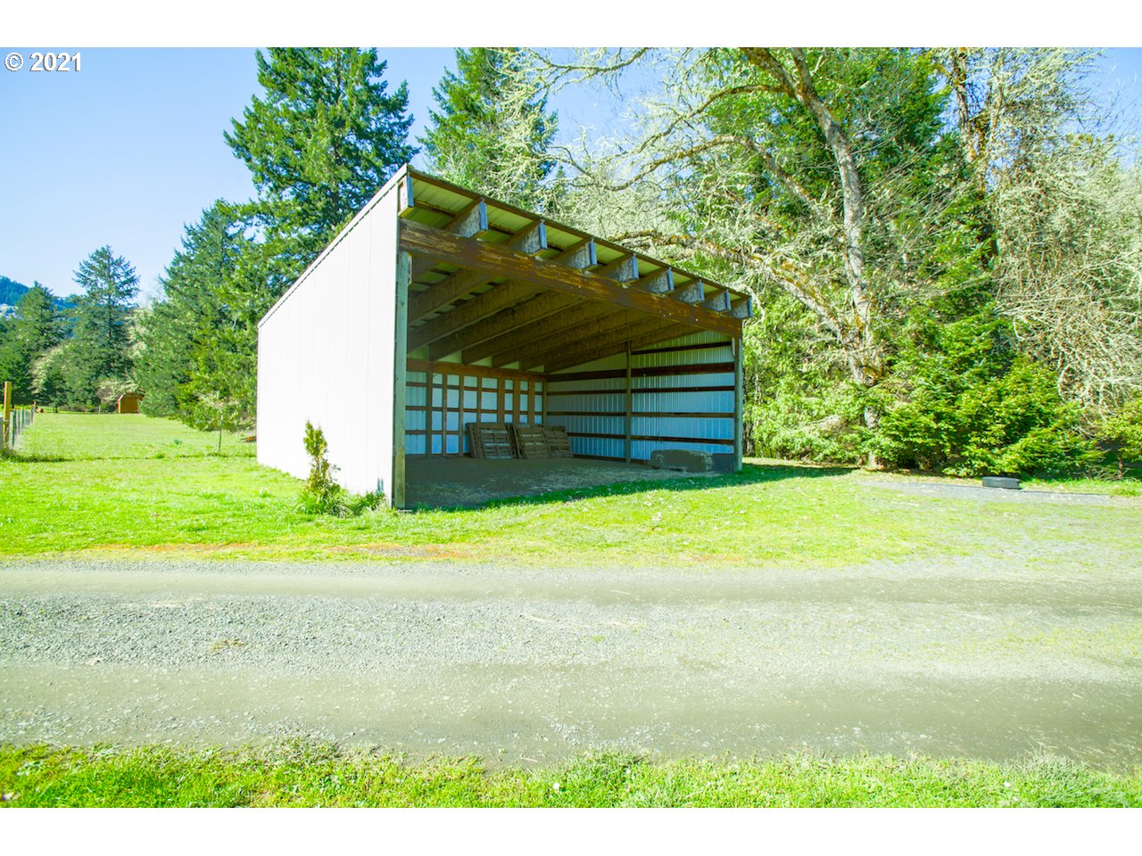 3268 Doerner Road Roseburg, OR 97471 - Photo 30 of 31 Gallery Image 30
