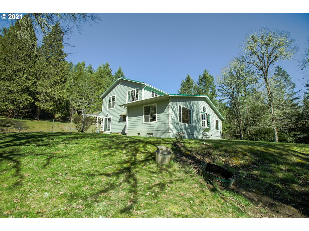 3268 Doerner Road Roseburg, OR 97471 - Photo 3 of 31 Gallery Image 3