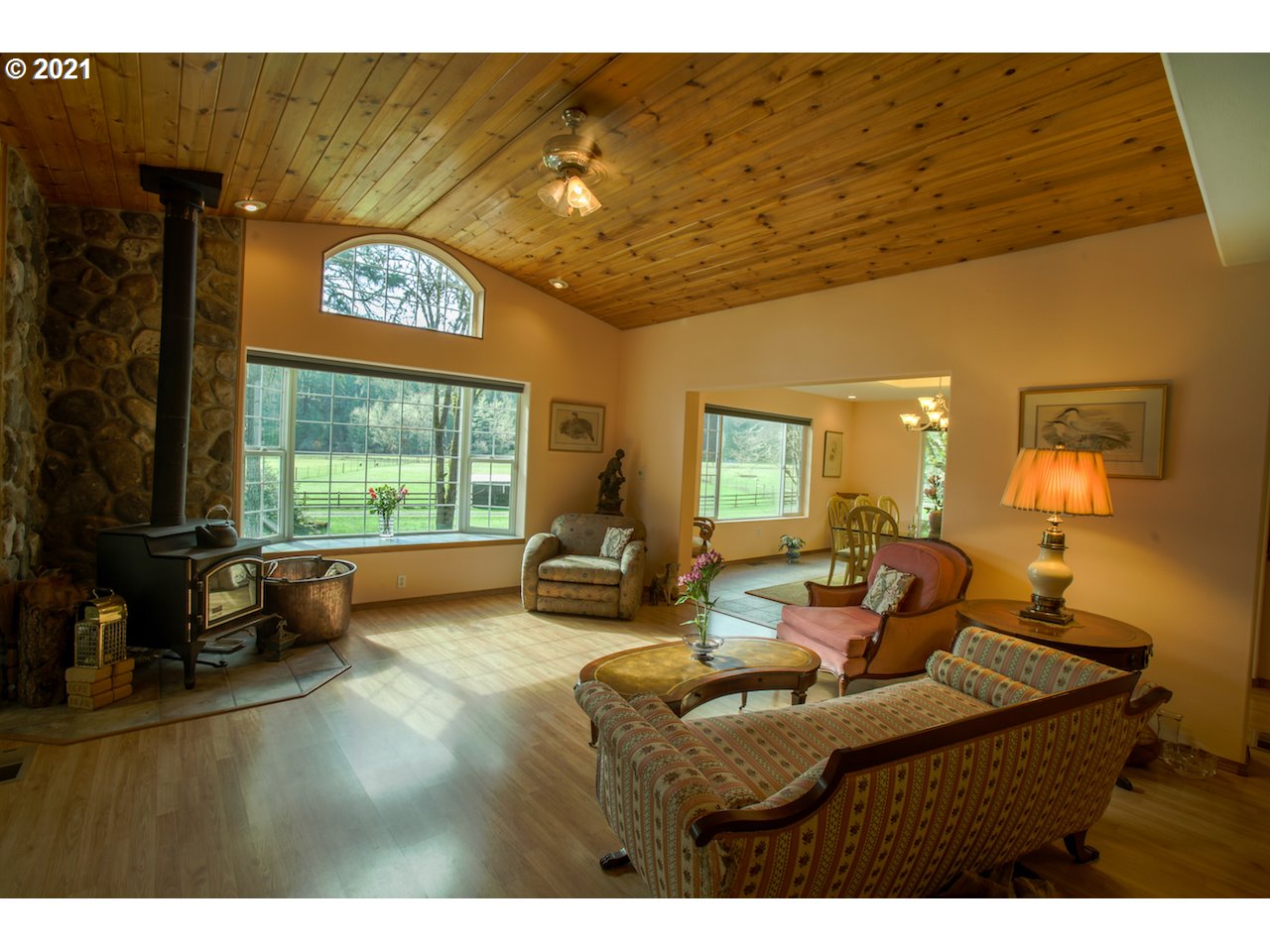 3268 Doerner Road Roseburg, OR 97471 - Photo 7 of 31 Gallery Image 7
