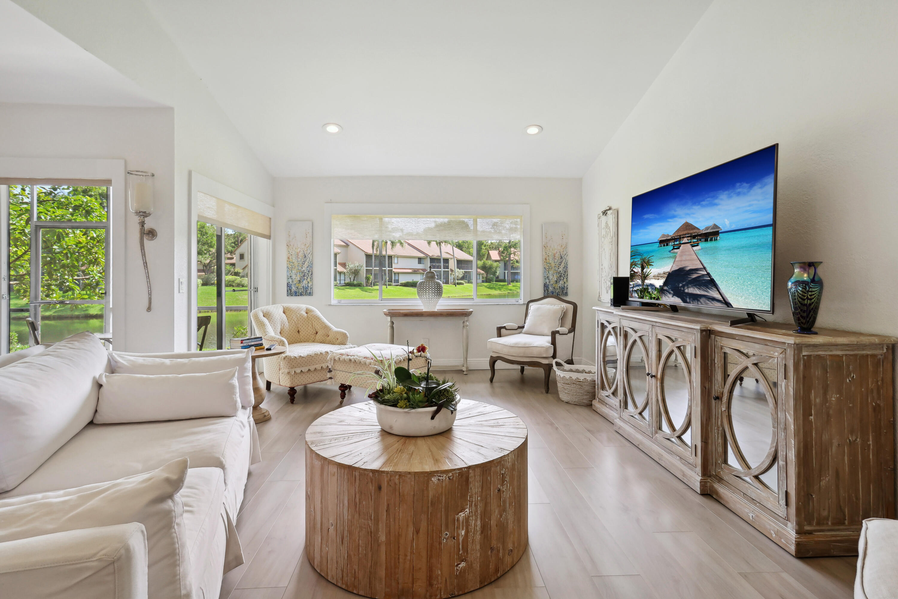 5631 Coach House Circle, Unit D Boca Raton, FL 33486 - Photo 12 of 17 Living Area
