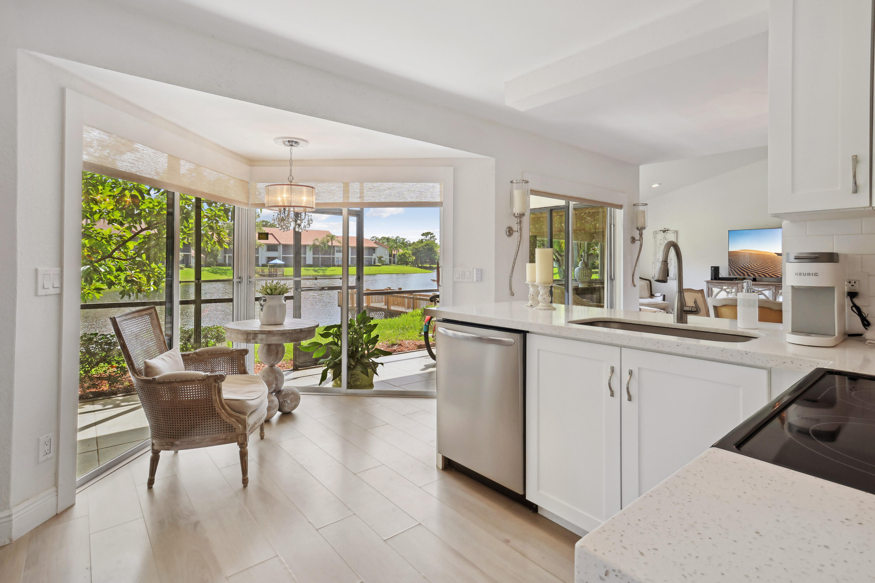 5631 Coach House Circle, Unit D Boca Raton, FL 33486 - Photo 2 of 17 Kitchen-Breakfast